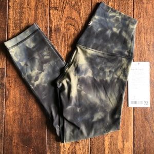 LULULEMON ALIGN CROP 21"- size 2